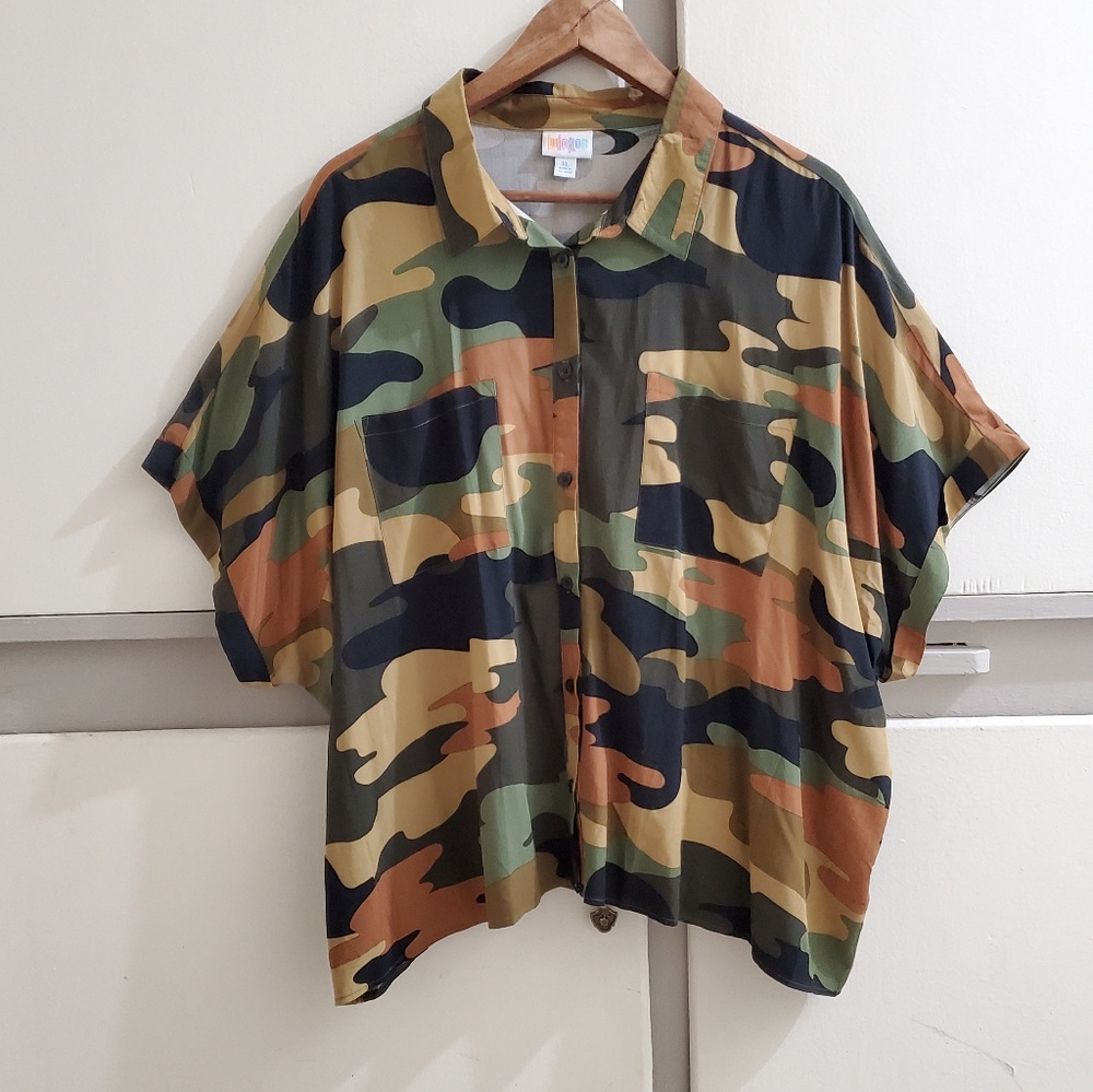 LuLaRoe Amy top 